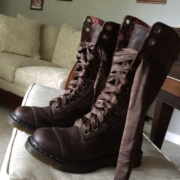 Dr. "AirWair" Martens Triumph 1914 lace-up boot - Picture 6 of 8